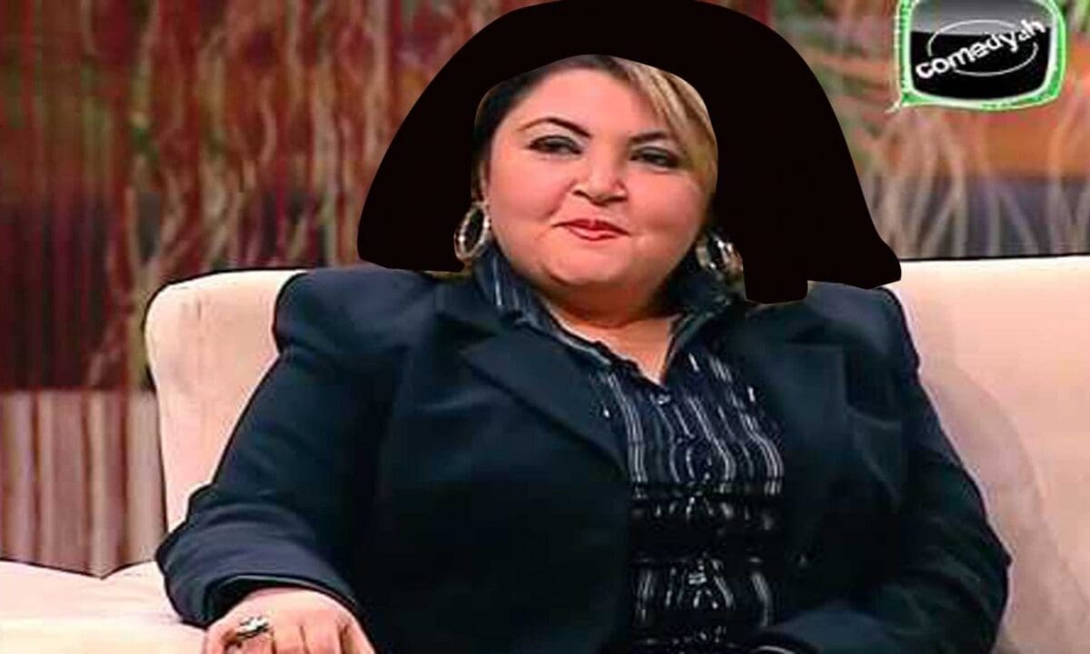 الفنانة مها أحمد تنشر صورة لها مع فتاة تشبيهها وتسأل جمهورها مين فينا مها