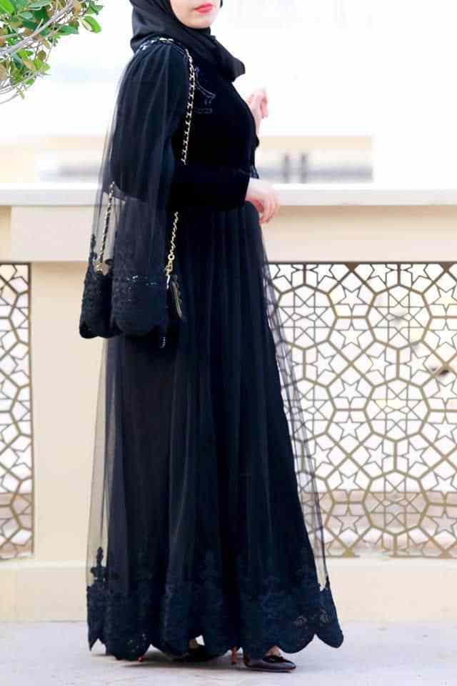 رضوى جلال مصممة الأزياء الهاربة رضوى جلال صاحبة عملية النصب الشهيرة تعود من جديد بمجموعة من الأزياء 