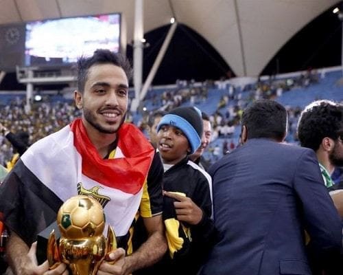 اللاعب محمود عبدالمنعم يفوز بهدية سيارة بنتلي بعد هدف الفوز على نادي النصر في جده