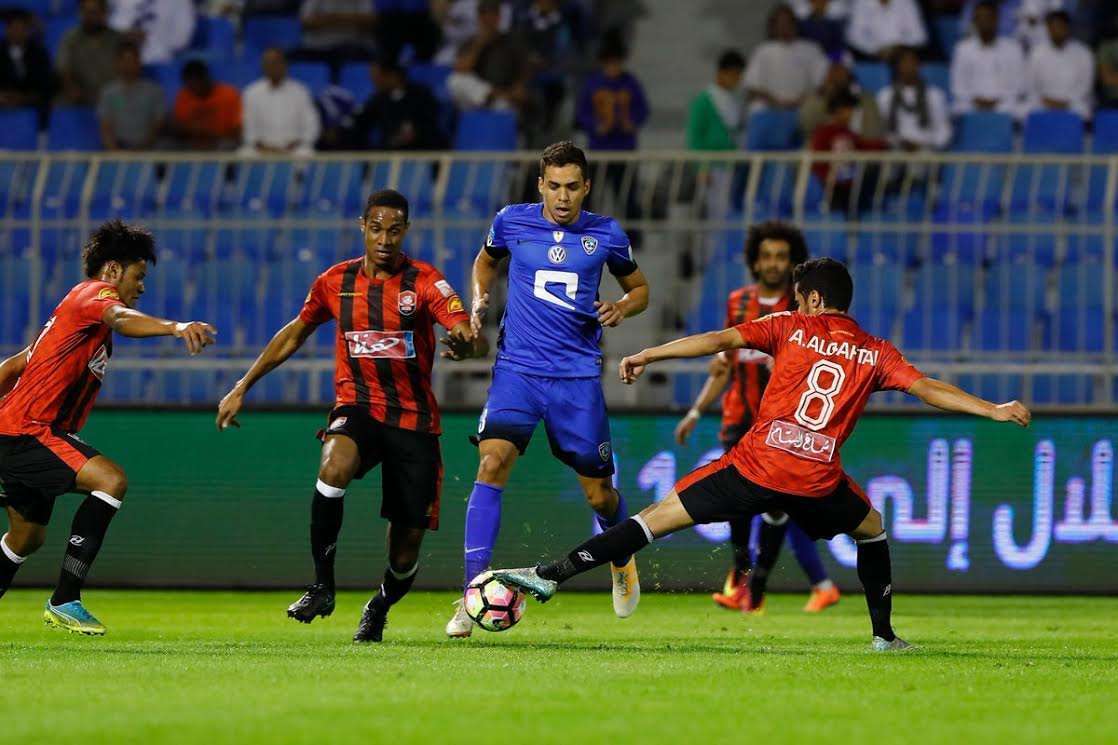 الهلال والرائد