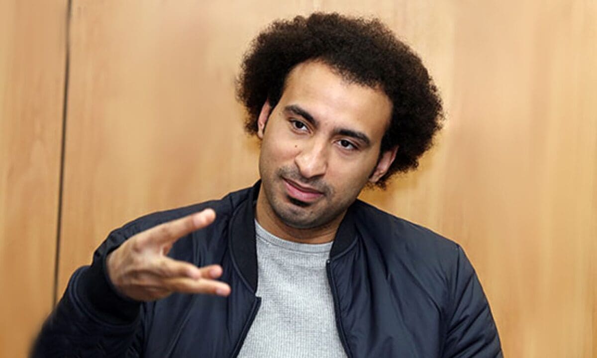 رسالة صادمة من زوجة علي ربيع "أنا خصيمه أي حد ظلمني أنا وبنتي"