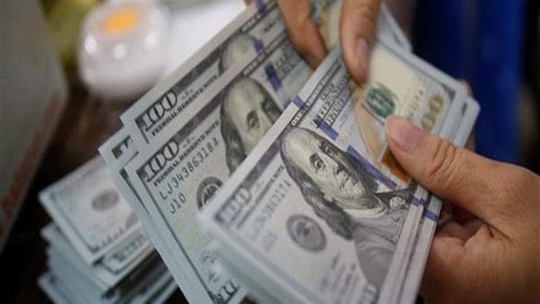 انخفاض سعر الدولار بنهاية التعاملات اليوم بجميع البنوك