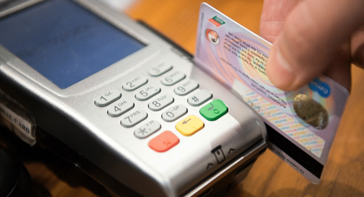 وزارة التجارة توضح ضوابط الإعلان التجاري الإلكتروني