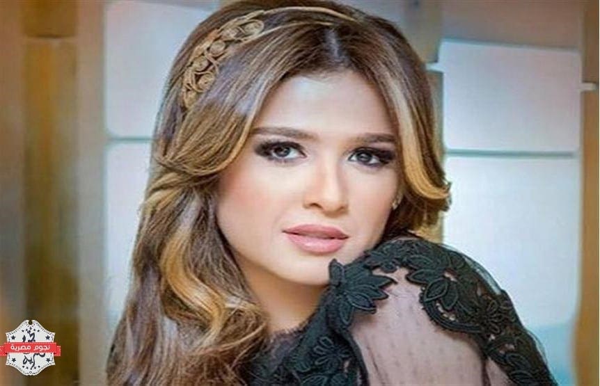 الفنانة ياسمين عبد العزيز