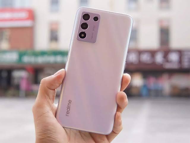 هاتف Realme Q3T الجديد