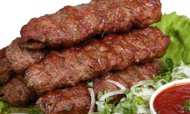 طريقة عمل الكفتة المشوية على الفحم