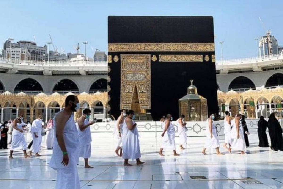 طريقة استخراج تأشيرة العمرة إلكترونيًا للقادمين من خارج السعودية