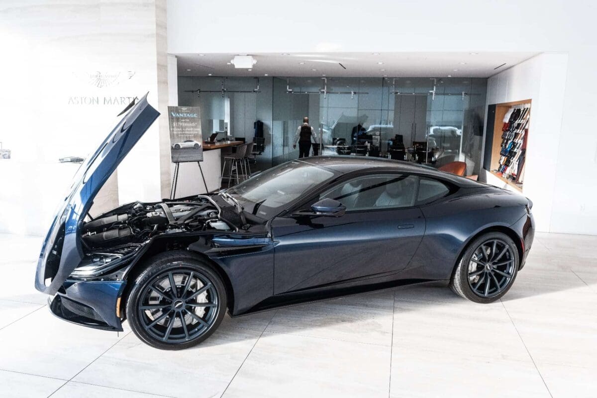 2022 Aston Martin DB11