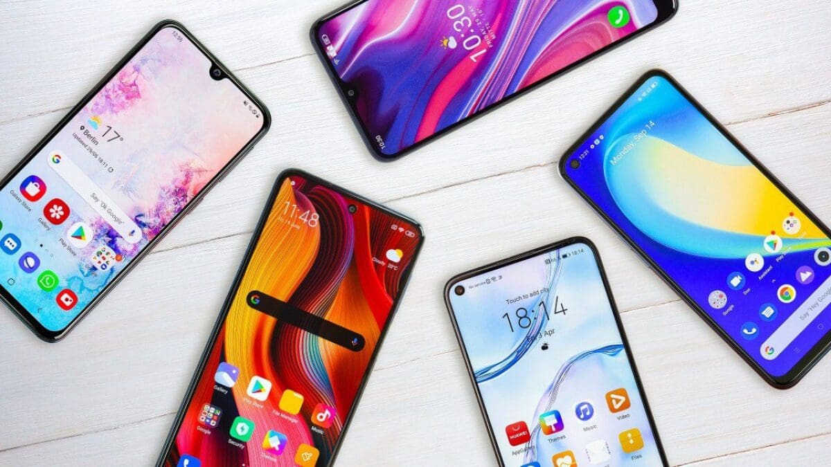 تقرير| مفاجأة.. الهاتف الذكي الأكثر مبيعًا في 2021 ليس iPhone من Apple