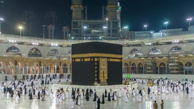 هل يشترط التحصين لأداء العمرة 