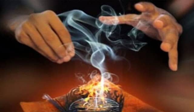 طريقة ودعاء فك السحر وكيف تعرف أنك مسحور