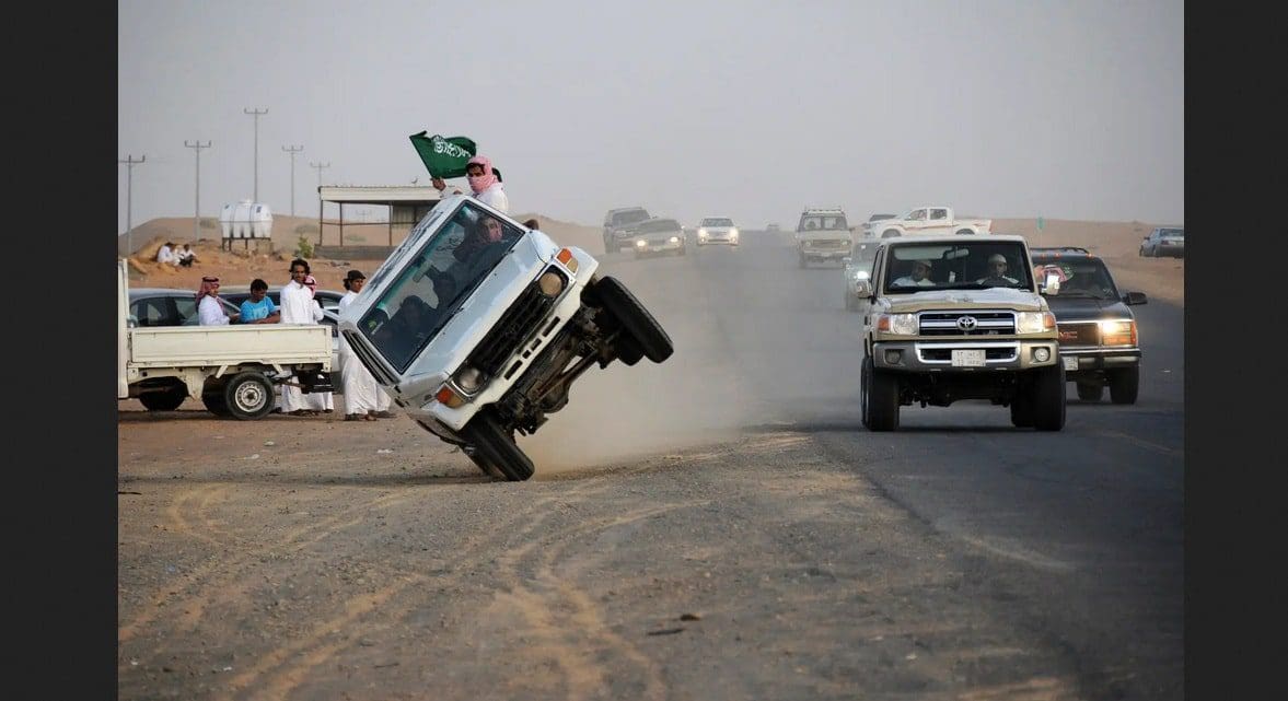 المرور السعودي يعلن استثناء هذه المركبات من عقوبات التفحيط| وشرط أساسي لاصدار الرخصة الخصوصي