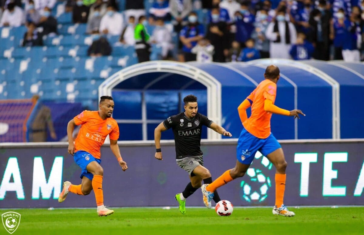 القنوات الناقلة بمباراة الهلال والفيحاء في نهائي كأس الملك| وتشكيل الفريقين المتوقع