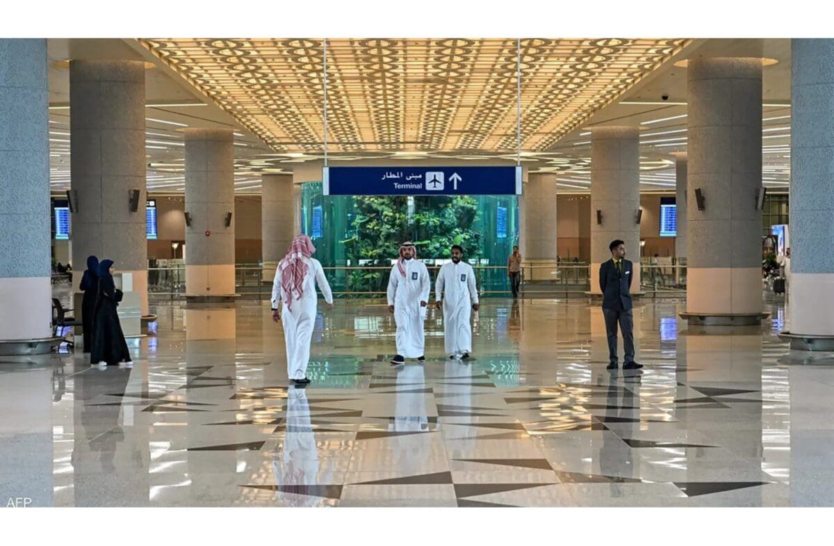السعودية ترفع تعليق سفر مواطنيها إلى عدة دول