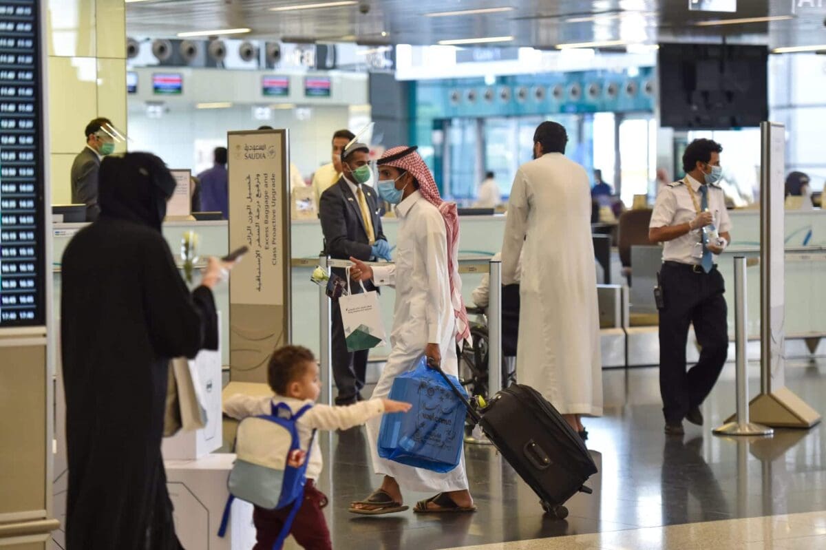 السعودية ترفع تعليق سفر مواطنيها إلى عدة دول