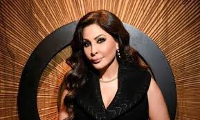 اليسا حامل، المطربة إليسا