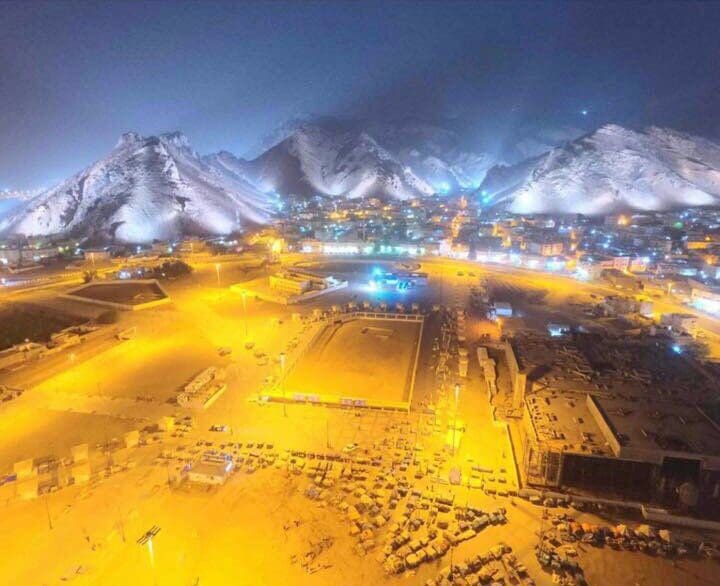 حي الشهداء وجبل أحد يبدوان في الصورة