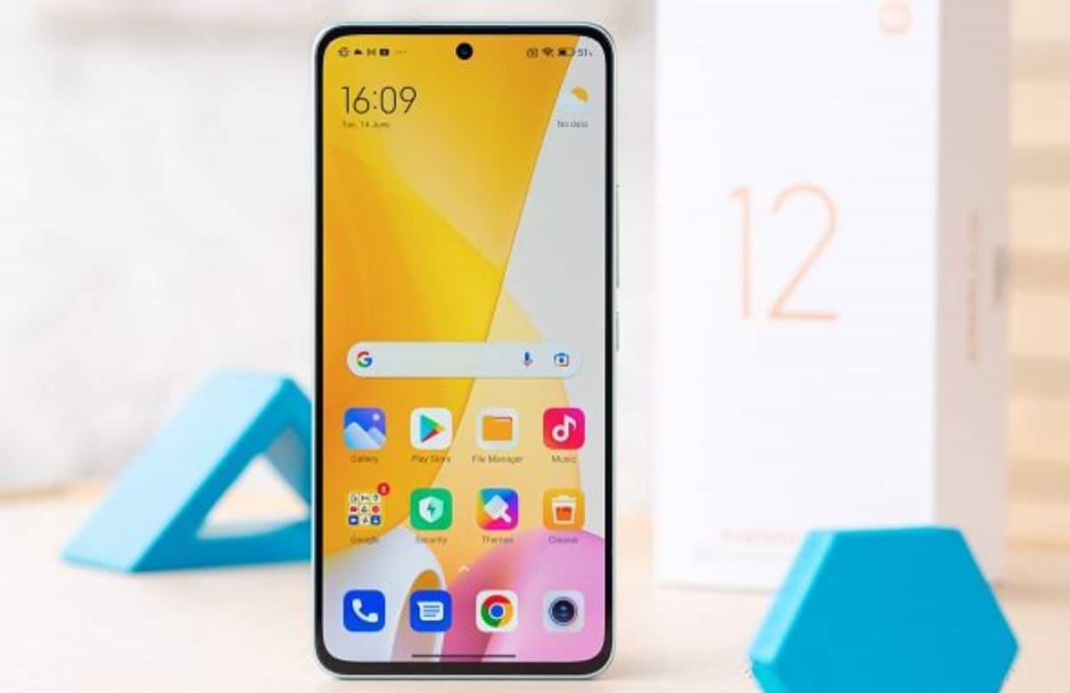 مقارنة مواصفات الهاتفين الرائدين Nothing phone (1) Xiaomi 12 Lite والأسعار