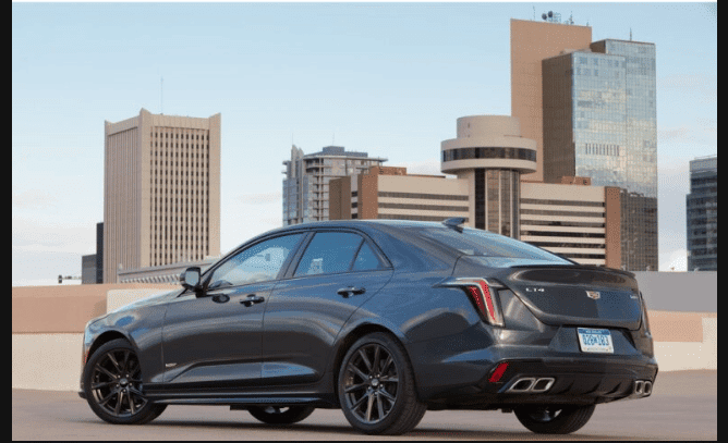 مراجعة كاديلاك 2022 Cadillac CT4-V المواصفات والمميزات والعيوب والأسعار