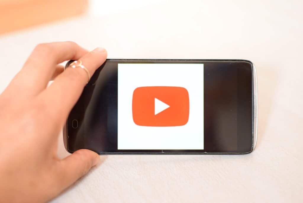يوتيوب يبهر مستخدمين iPhone ويضيف ميزة خرافية غير مسبوقة