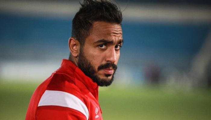 محمود كهربا لاعبا في الأهلي مع وقف التنفيذ