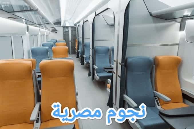 قطار سار من الداخل 