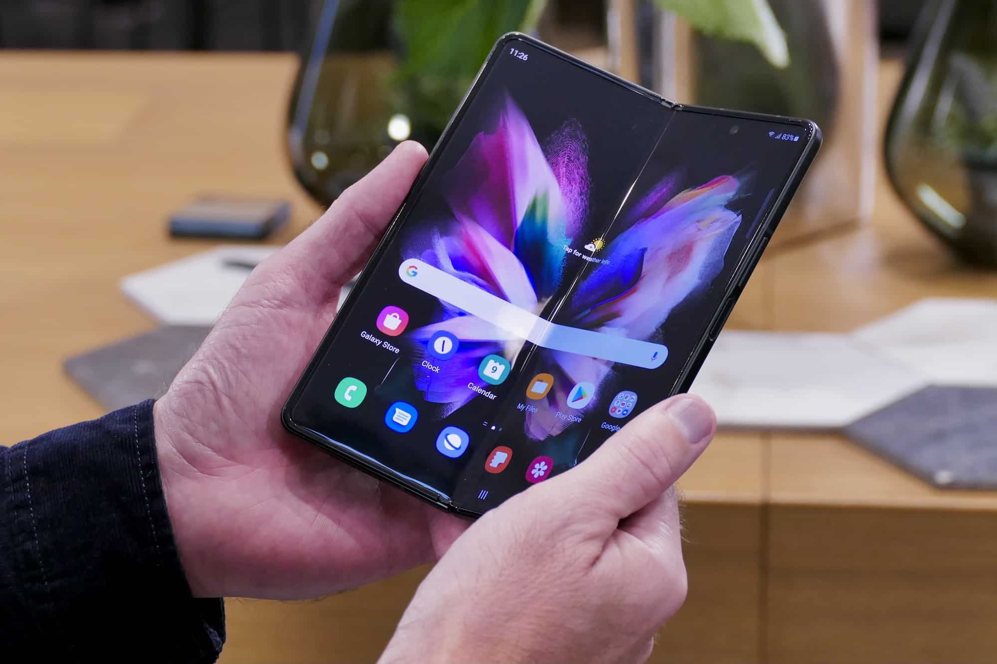 سامسونج تلفت الأنظار إليها بجهازها المثالي القابل للطي الجديد Samsung Galaxy Z Fold 4 بكاميرات "خرافية"