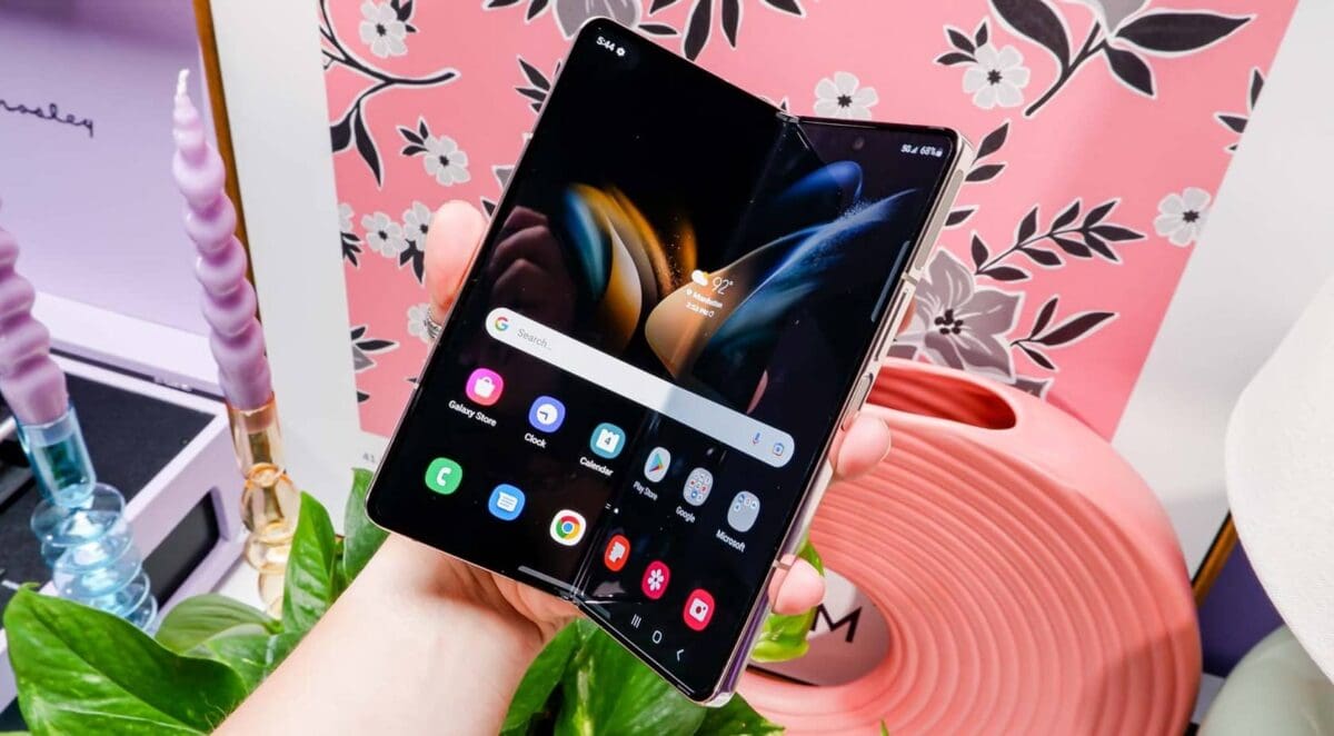 سامسونج تلفت الأنظار إليها بجهازها المثالي القابل للطي الجديد Samsung Galaxy Z Fold 4 بكاميرات "خرافية"