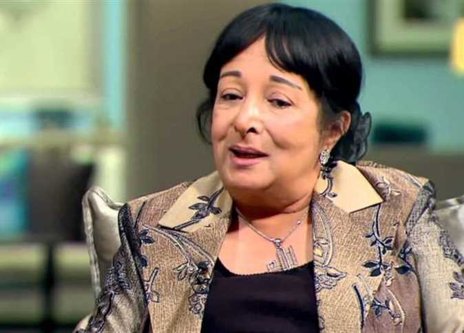 سميرة عبد العزيز