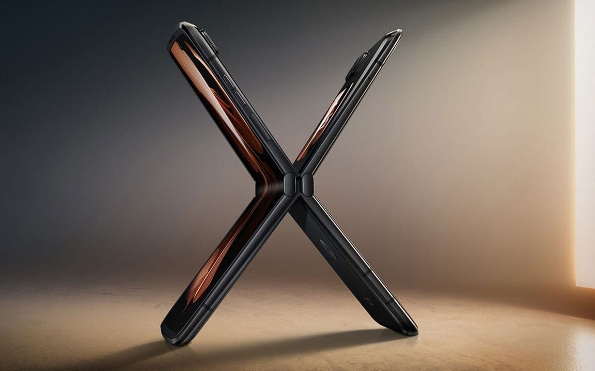 موتوريلا تستعيد قوتها الأسطورية من جديد، بإطلاق هاتفها Moto Razr 2022 المرتقب القابل للطئ بتصميم خرافي