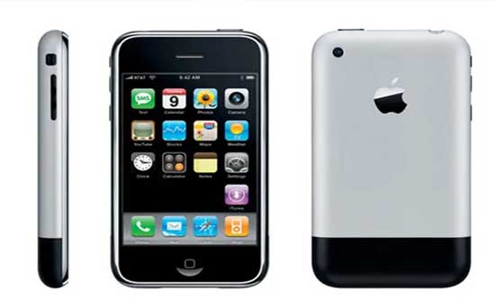 الإصدار الأول لآيفون عام 2007