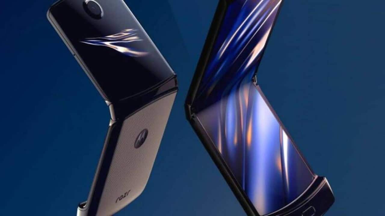 رسميًا تأكيد السعر المبدئي لهاتف Moto Razr 2022 وكشفت جميع الميزات الرئيسية قبل الإطلاق غدا