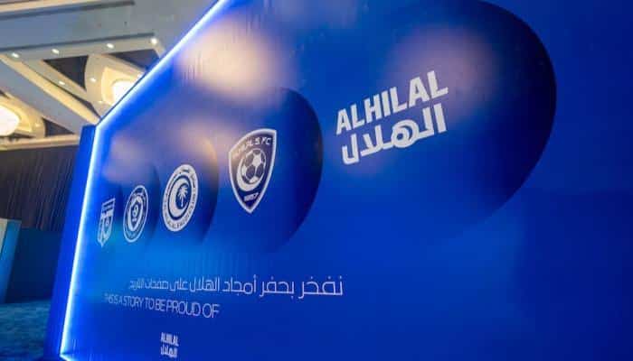 الهلال السعودي يغير شعاره