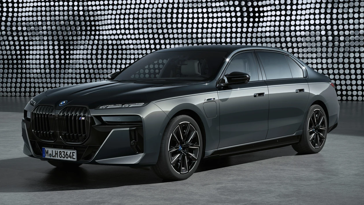 سيارة M760e xDrive