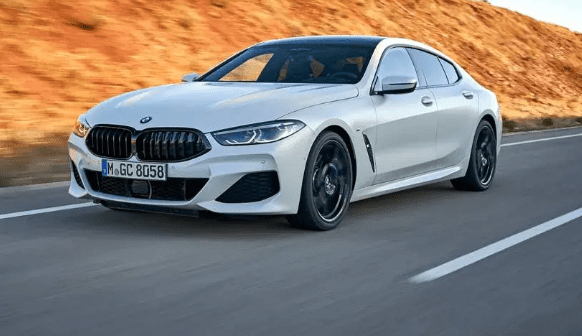 2022 BMW M8