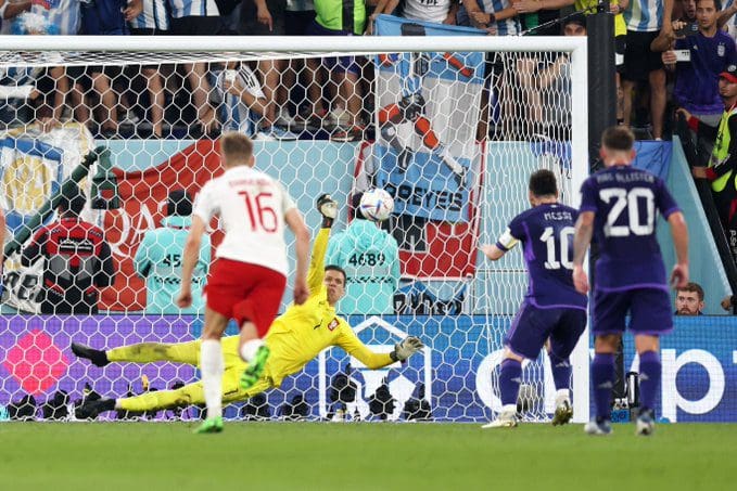 من لقاء الأرجنتين وبولندا - من حساب FIFAWorldCup على تويتر