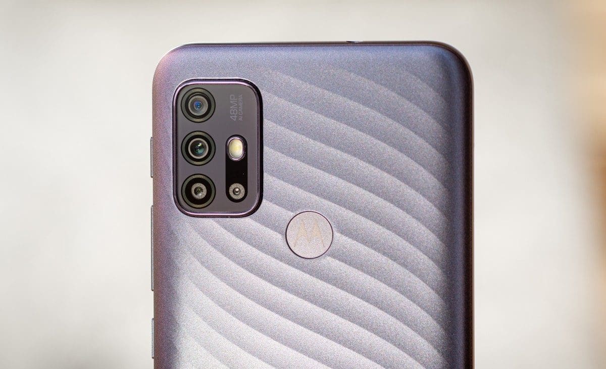 موتورولا تستعد لمنافسة الكبار بهاتف Motorola Moto G13 وتتوقع اكتساحه للأسواق