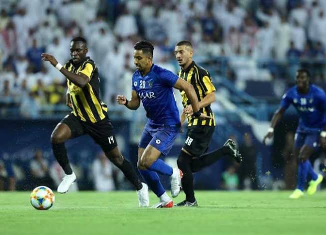 موعد مباراة كلاسيكو السعودية الاتحاد والهلال في دوري روشن السعودي وتردد القنوات الناقلة