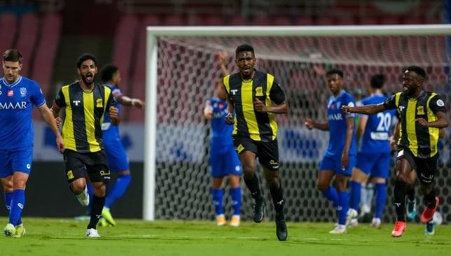 موعد مباراة كلاسيكو السعودية الاتحاد والهلال في دوري روشن السعودي وتردد القنوات الناقلة