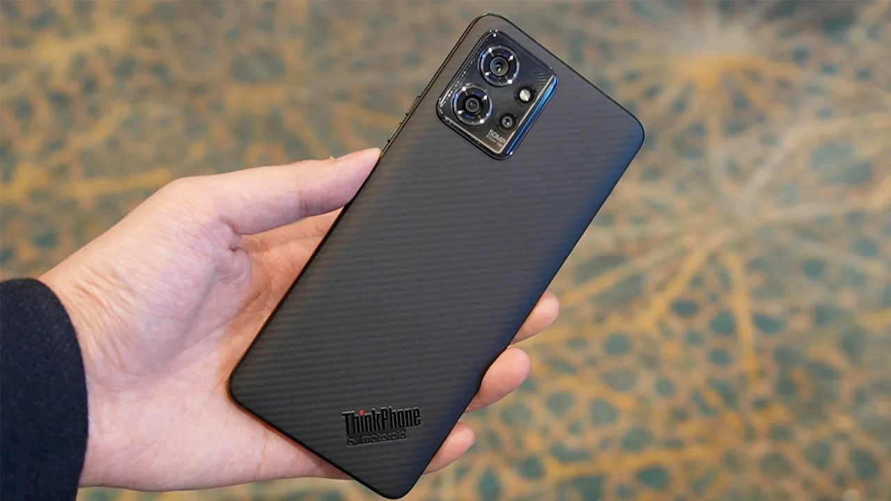 هاتف العام من موتورولا Motorola Thinkphone بمواصفات "مُذهلة" وكاميرات عالية الجودة