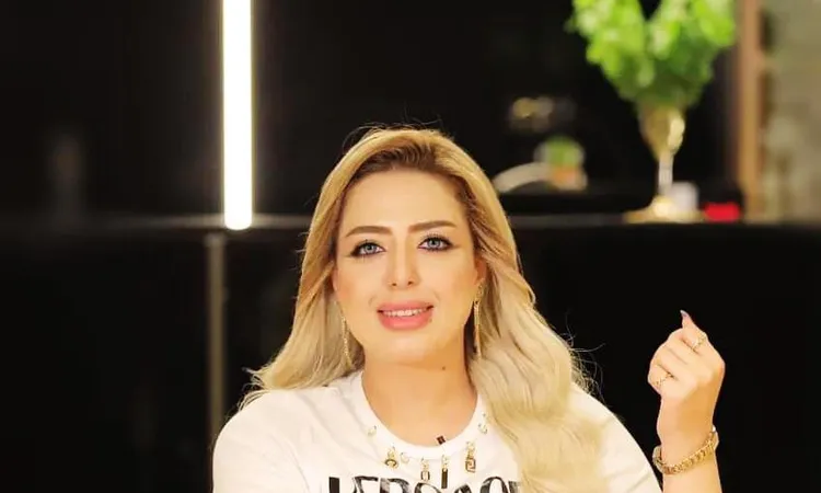 إيقاف المذيعة منى العمدة 