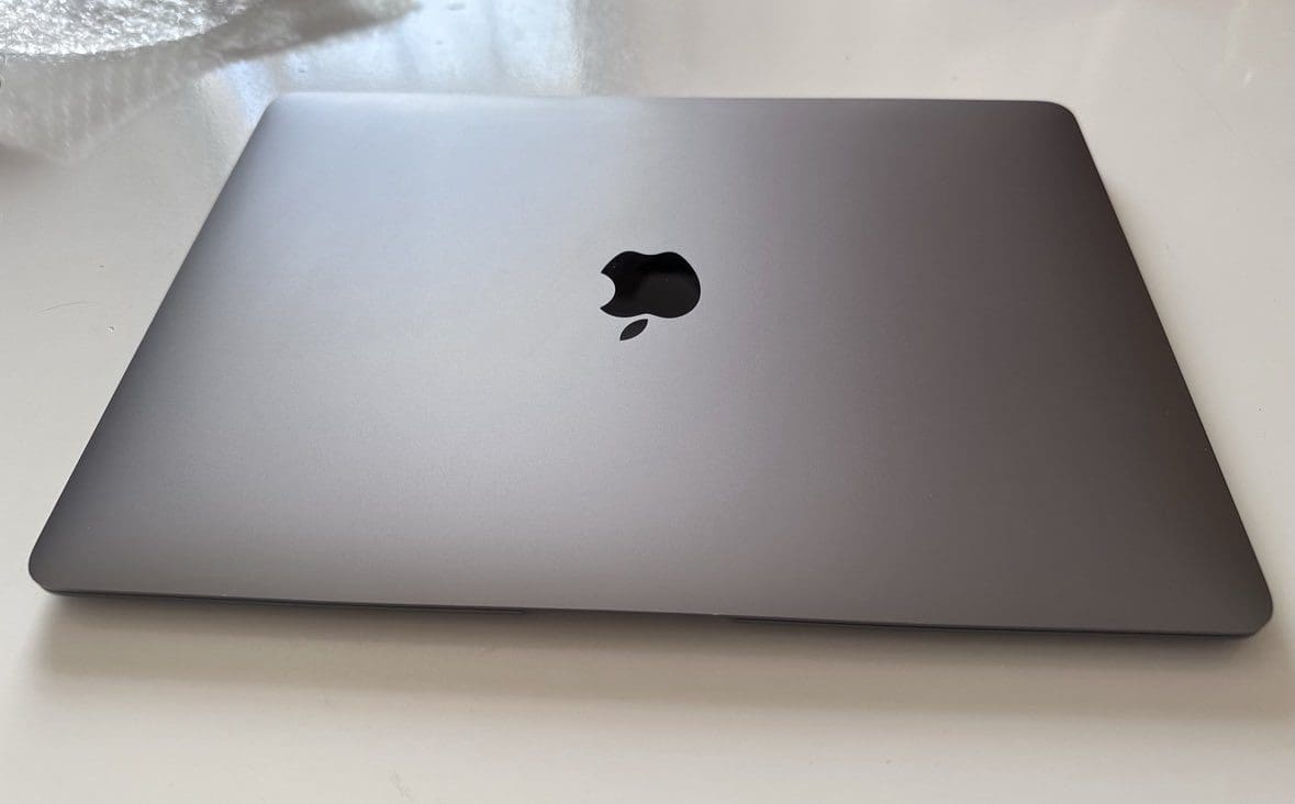 مواصفات MacBook Air M1