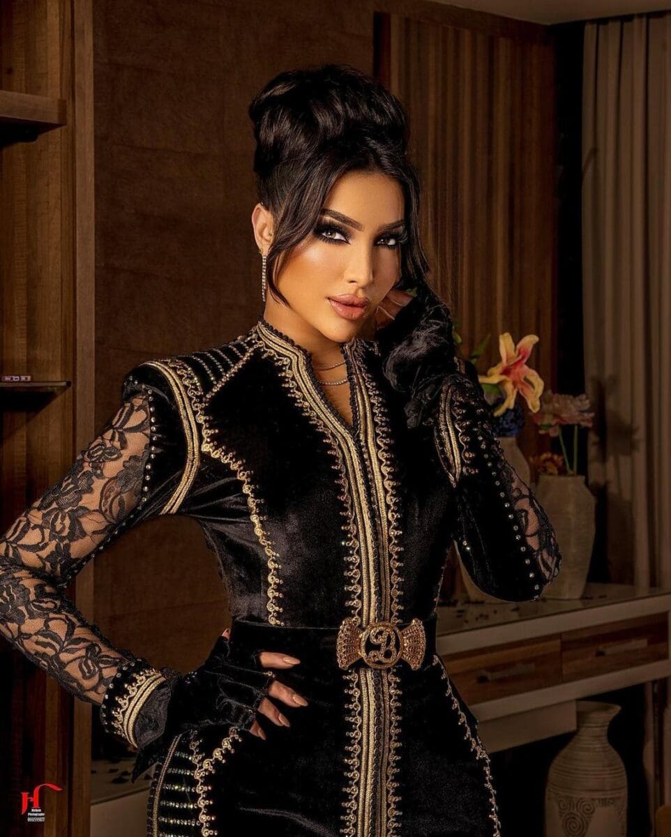 محمد الترك يسخر من شكل وجه دنيا بطمة