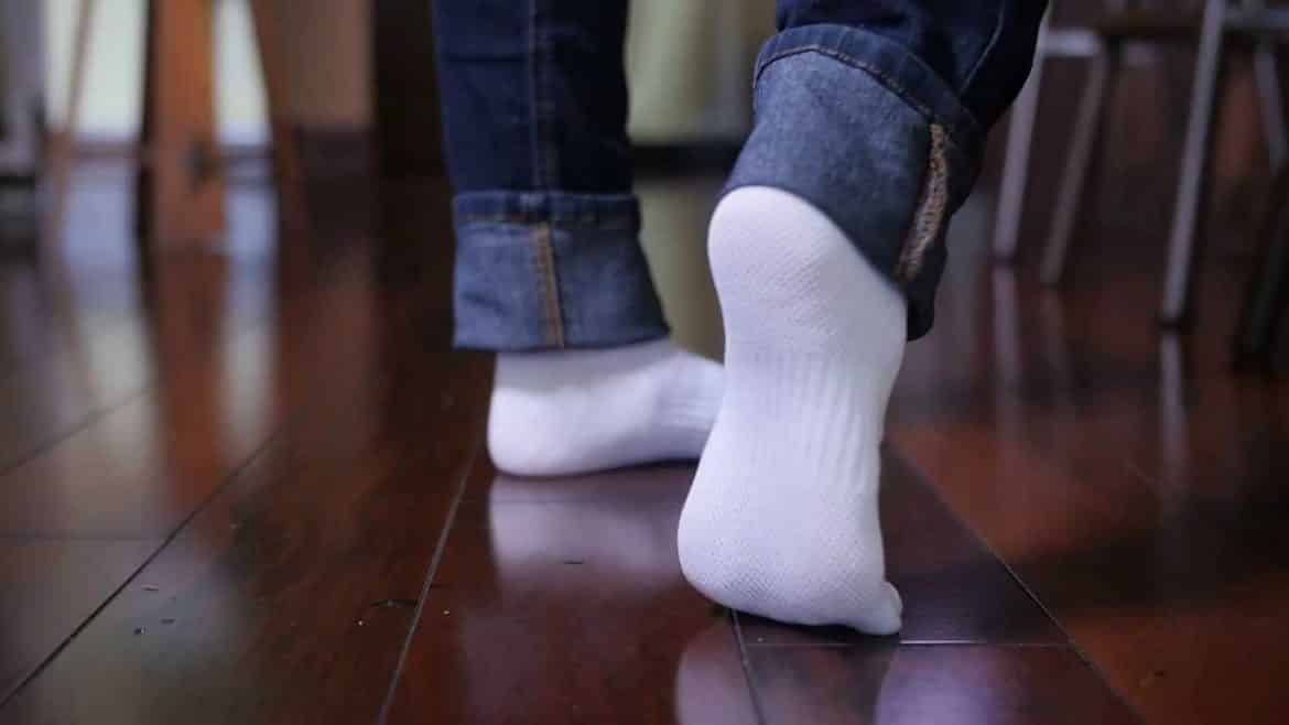 طريقة تنظيف الجوارب