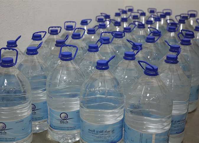  شروط شحن ماء زمزم خارج البلاد