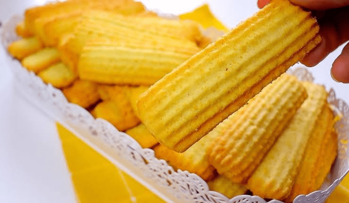 طريقة عمل بسكوت العيد بالنشادر