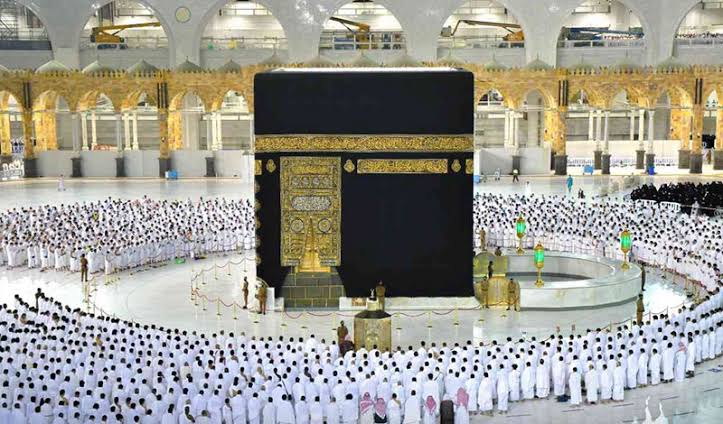 كم يبلع عدد الفئات المسموح لها الدخول إلى مكة؟