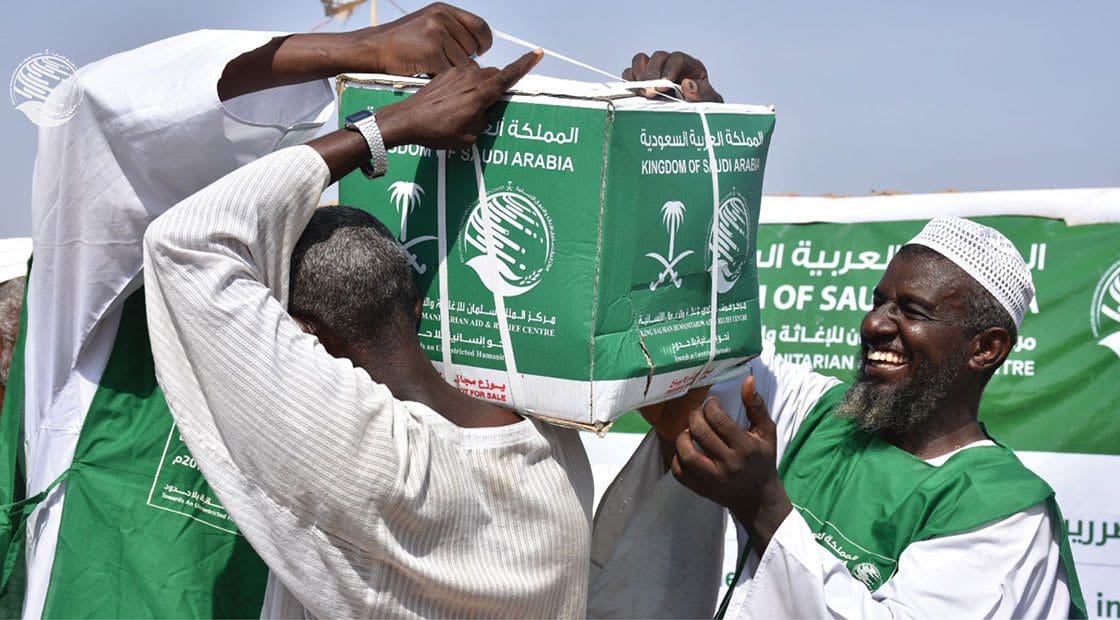 مركز الملك سلمان يُطلق "منصة ساهم" للتبرعات لدعم السودان.. طريقة الدفع وأرقام الحسابات