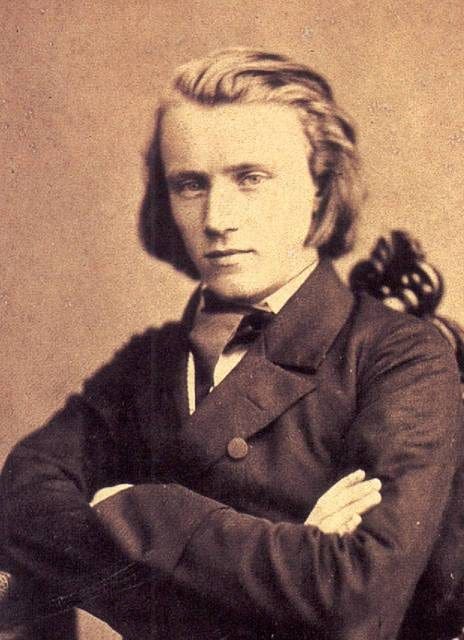 من هو الموسيقار يوهانس برامز "Johannes Brahms" الذي تحتفل جوجل بالذكرى الـ190 له هذا اليوم؟