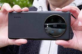 هاتف شاومي Xiaomi 13 Ultra، بظهره الأسود